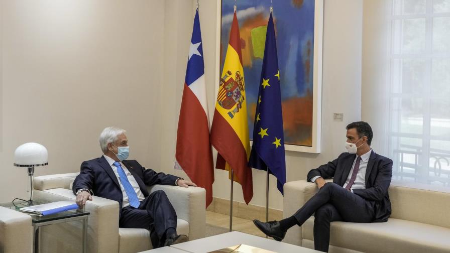 Piñera celebra legado de la conquista durante gira europea