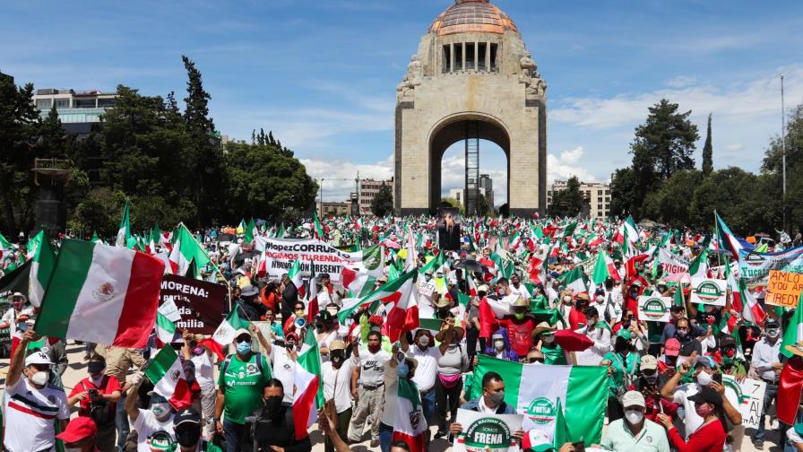 Feministas y víctimas toman sede ombudsperson de México