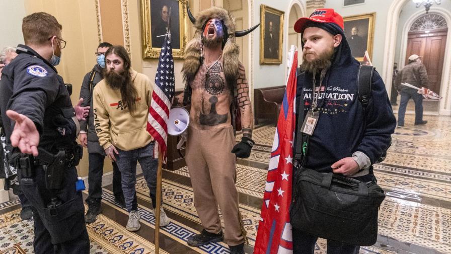Fiscales: Condenen a Trump o enfrenten daño a la democracia