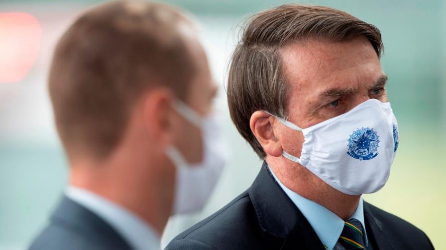 Bolsonaro se aferra a la cloroquina en la “guerra” contra el coronavirus