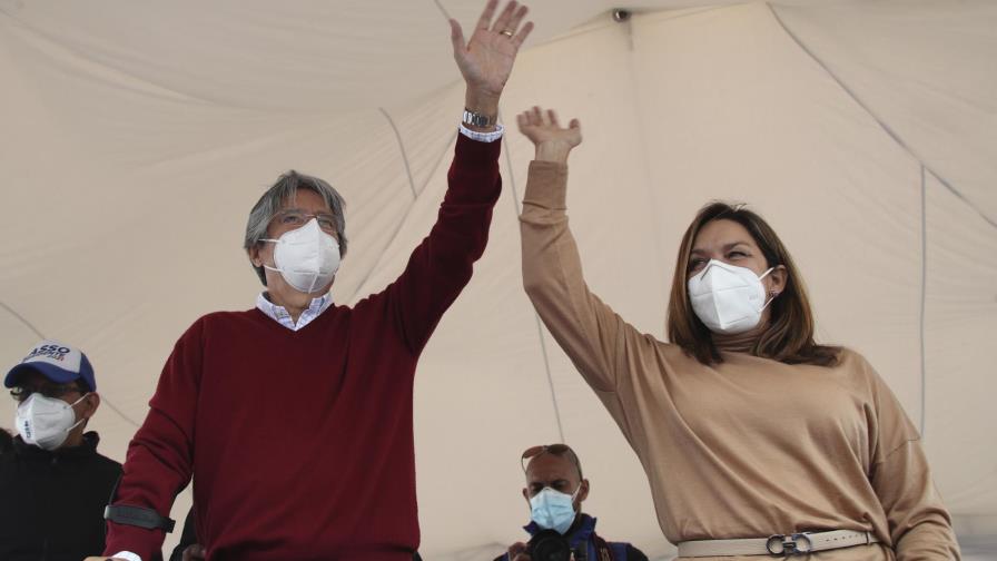 Ecuador elige a futuro gobernante entre 2 opciones opuestas