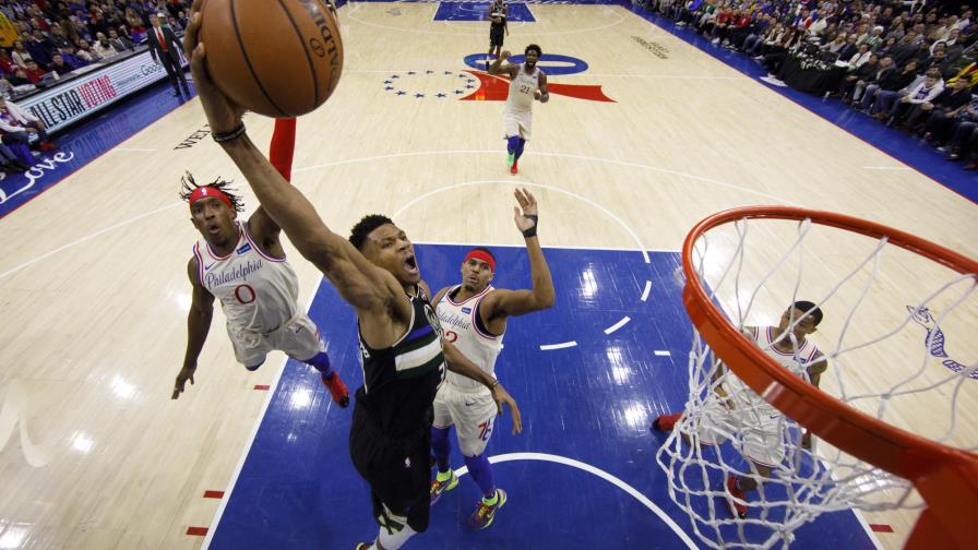 Descansan a Antetokounmpo por molestia en la espalda