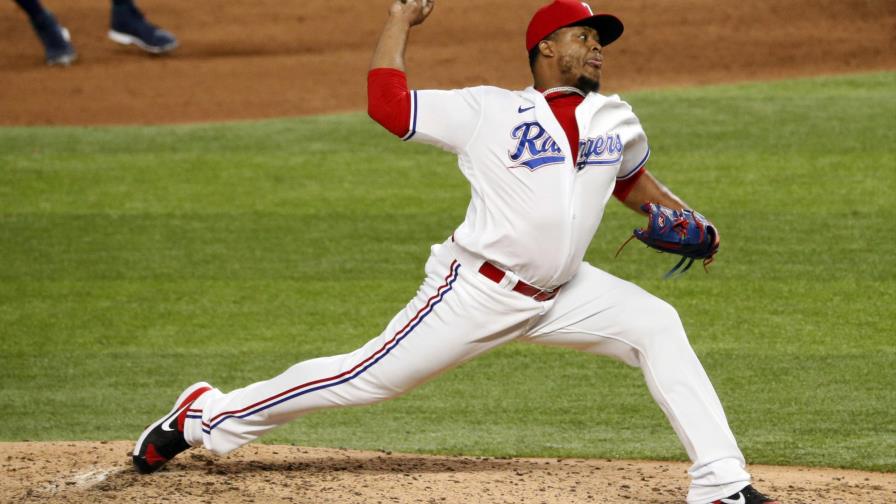 Solak impulsa 3; Rangers se imponen a Marineros Solak impulsa 3; Rangers se imponen a Marineros