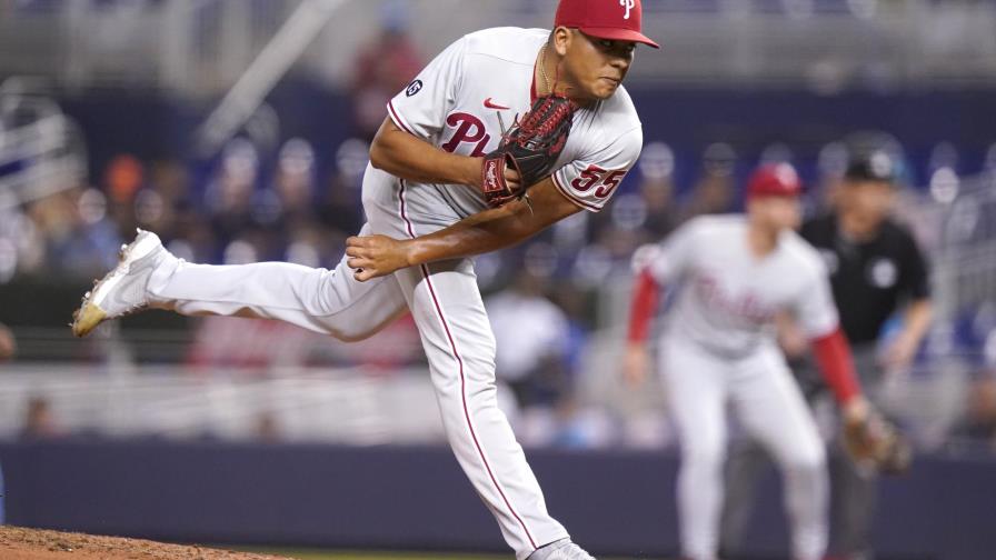 Harper pega jonrón y Suárez se lleva triunfo con Filis