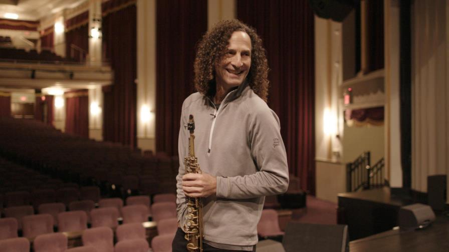 Nuevo documental explora el éxito y las críticas a Kenny G