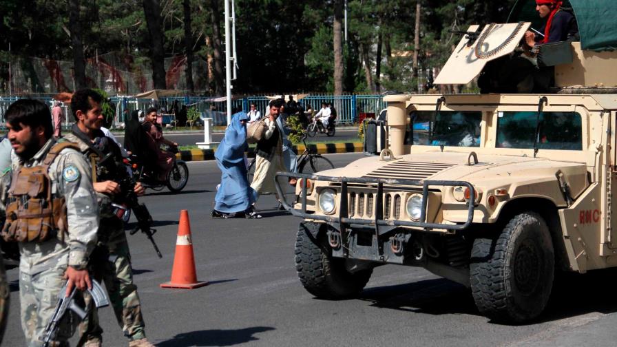 Los talibanes capturan la octava capital de provincia en Afganistán