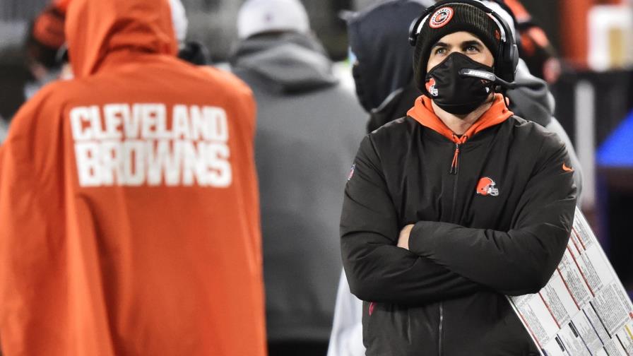 Browns: Stefanski positivo en COVID-19, fuera de playoffs