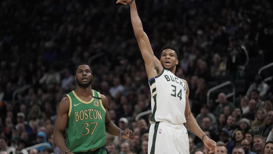 Giannis Antetokounmpo aporta ‘doble doble’ para que los Bucks superen a Celtics