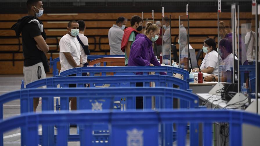 España pedirá prueba de vacuna de COVID a turistas de EEUU