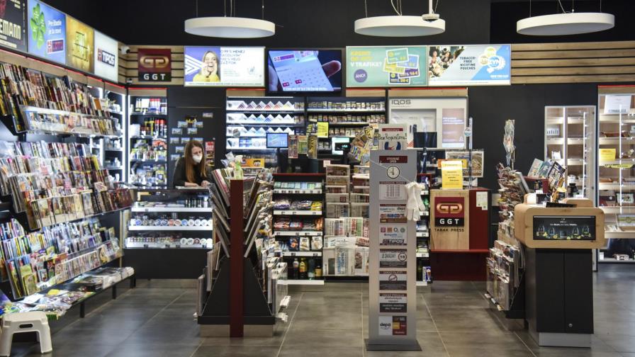 Parlamento eslovaco aprueba plan para dar dinero a vacunados
