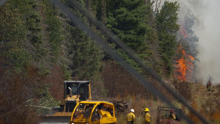Por incendio forestal cierran área silvestre en Minnesota