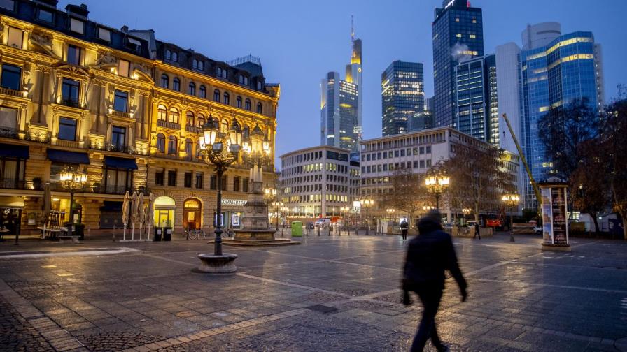 Commerzbank de Alemania anuncia recorte de 10.000 empleos