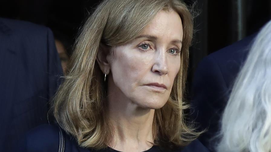 Felicity Huffman comienza a cumplir su sentencia en prisión