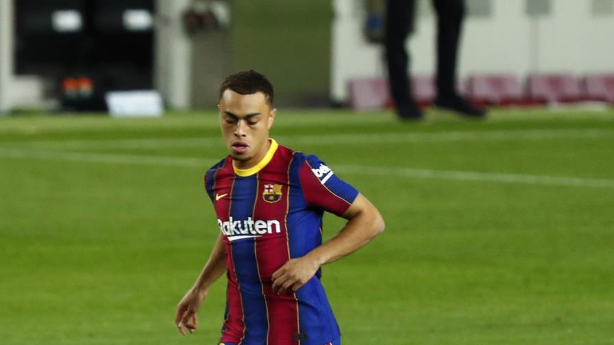 El estadounidense Sergiño Dest debuta con el Barcelona