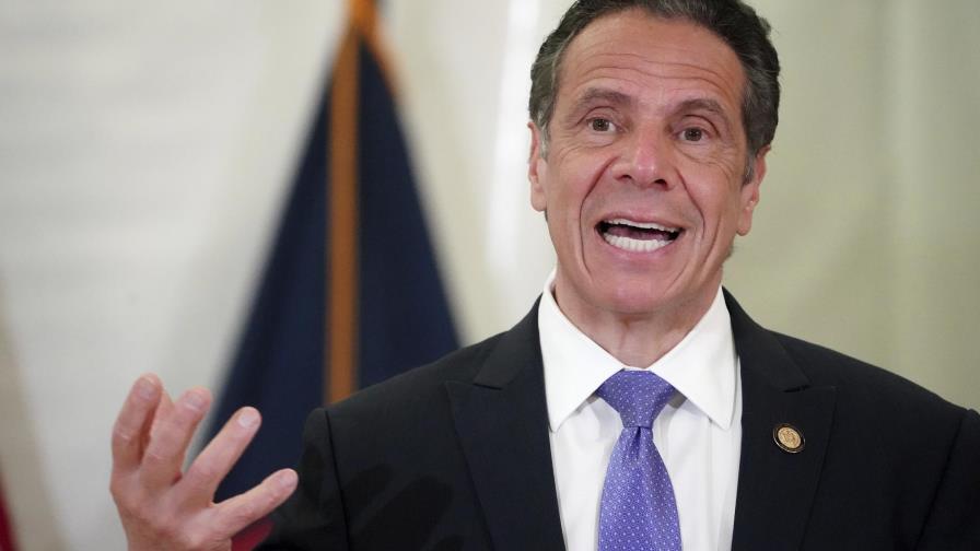 Otra mujer acusa a gobernador de NY de conducta inapropiada
