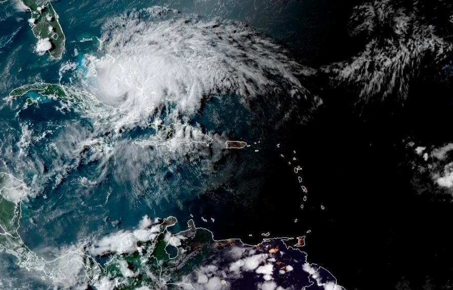 Isaías mantendrá categoría 1 mientras se moviliza a Bahamas y sureste de Florida