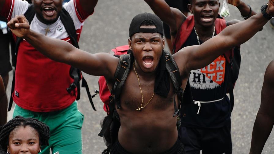 Dispersan a cuarto grupo de migrantes en el sur de México