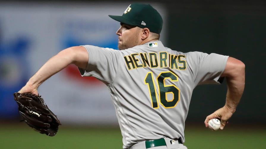 Hendriks firma con los White Sox en un convenio de cuatro años y US$54 millones