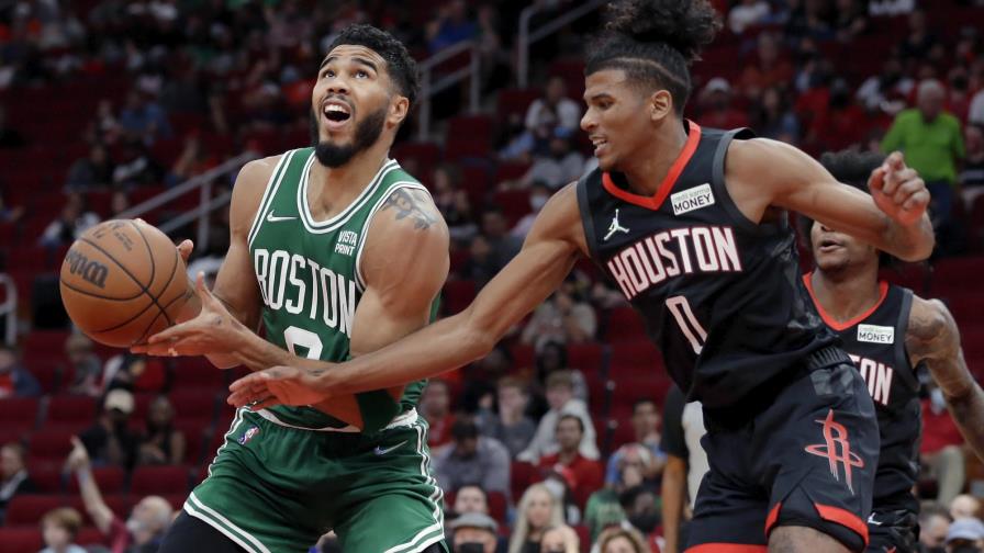 Celtics vencen a Rockets y evitan inicio de temporada de 0-3