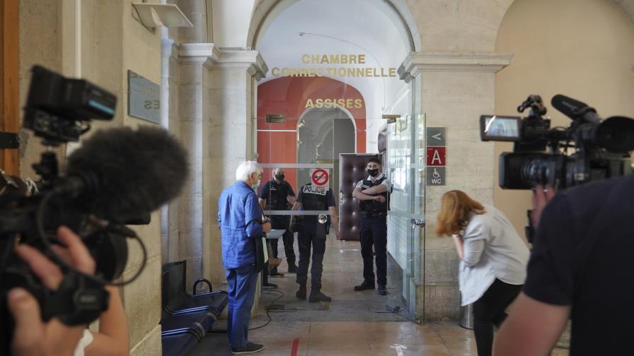 Francia: 4 meses de prisión a hombre que abofeteó a Macron