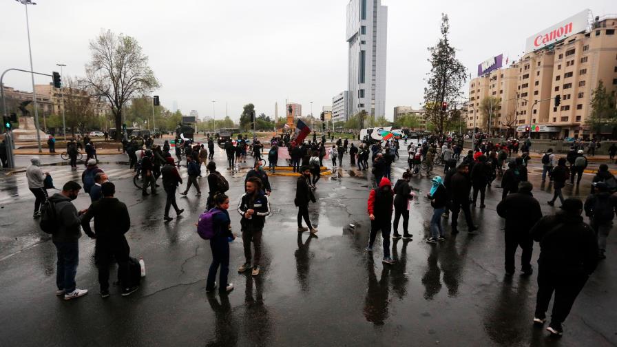 Chilenos vuelven a las calles a un mes de histórico plebiscito constitucional
