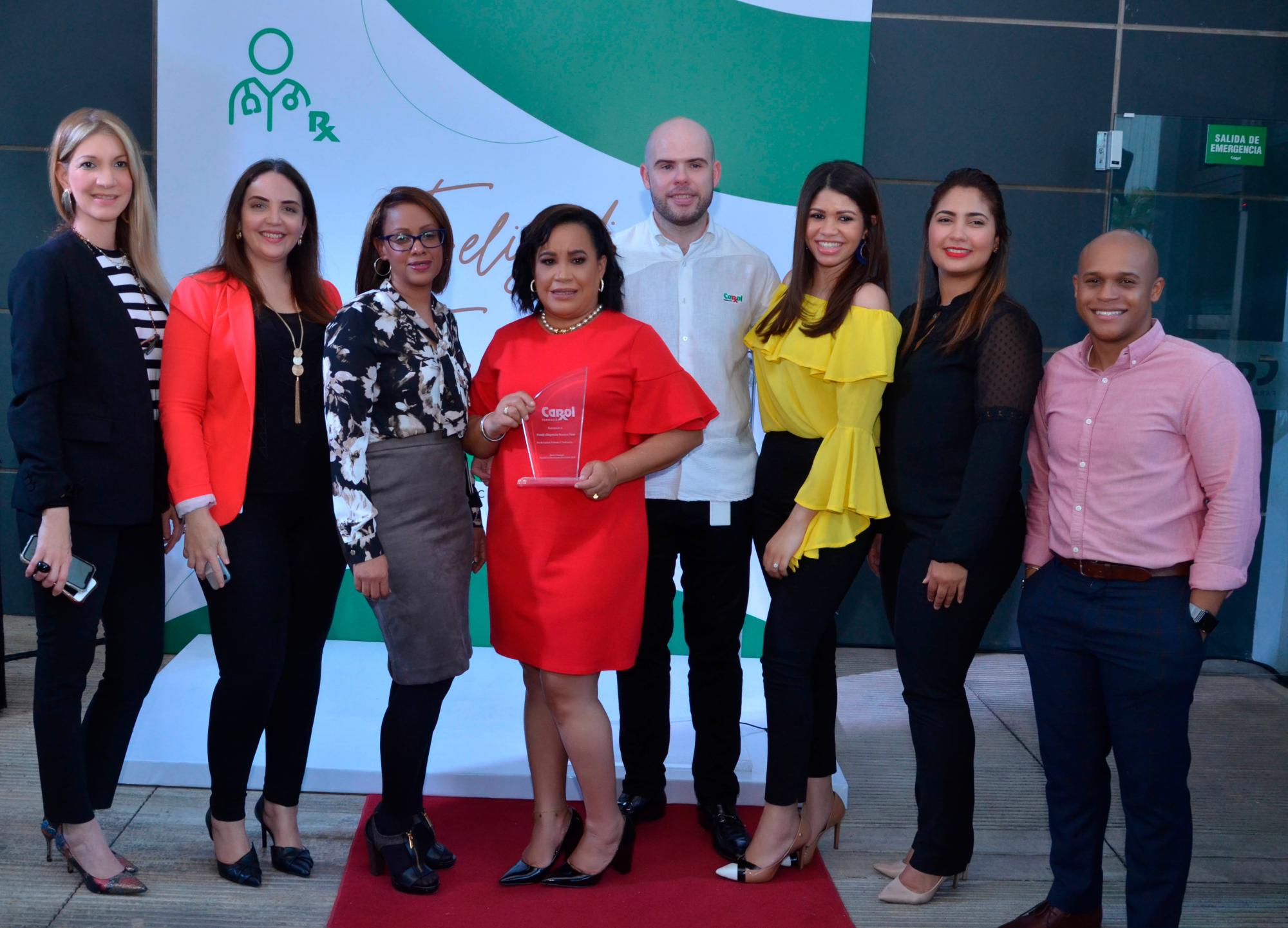 María Teresa Ferreiro, Joan Landolfi, Denny Familia, Wendy Ventura, Raúl Pena, Massiel Reyes, Nathaly Reyes y Darling Mota. 