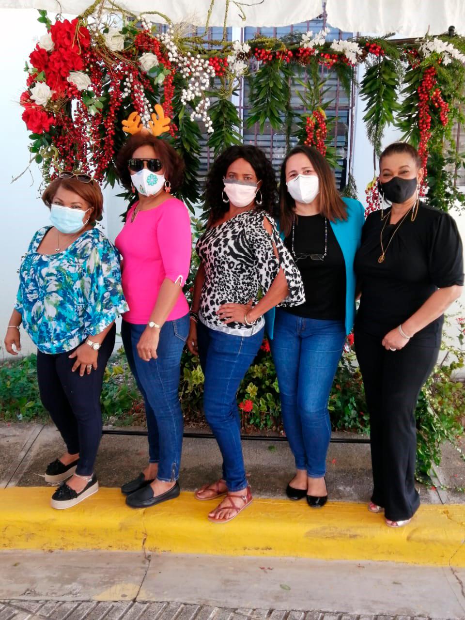 Genoveva Belén, Celestina Pérez, Griselda Paula, Yosarah Fernández y Jacqueline Ramos.