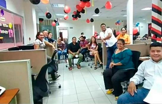 Otra evidencia de identidad sandinista. Los colores del partido de gobierno decoran los despachos del Complejo Judicial Central de Managua. 
