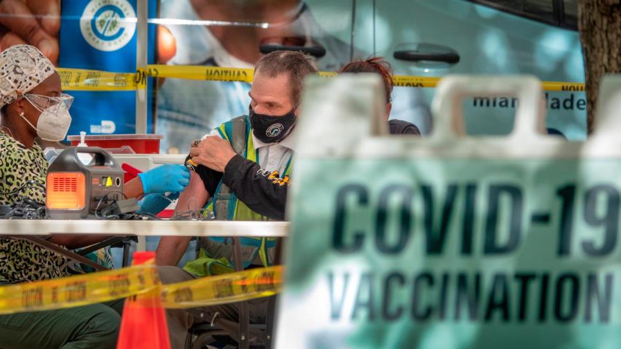 Cuerpos se apilan en un crematorio de Florida por el repunte de la covid-19