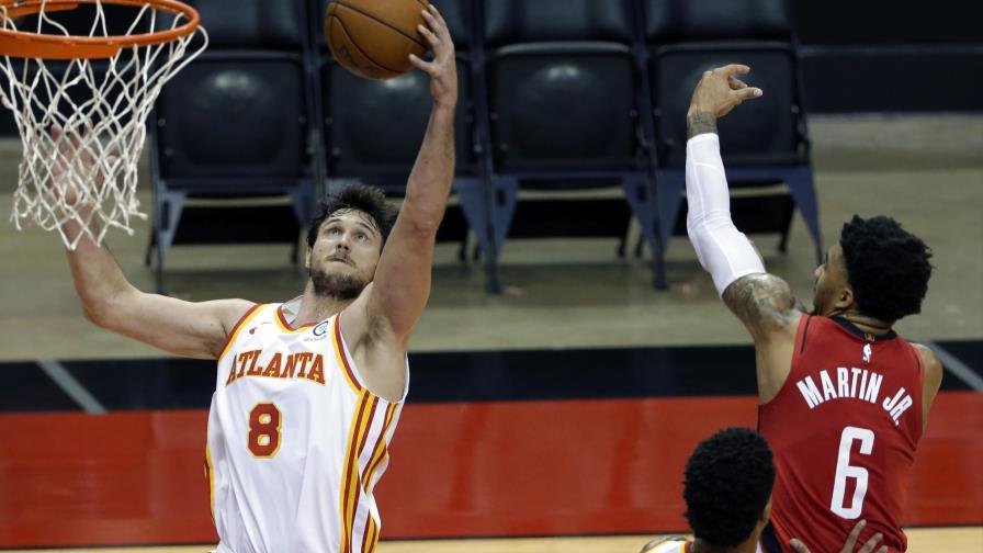 Hawks superan a unos diezmados Rockets