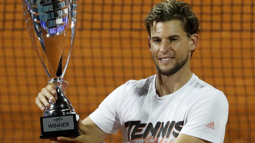 Thiem se disculpa por jugar en torneo de Djokovic