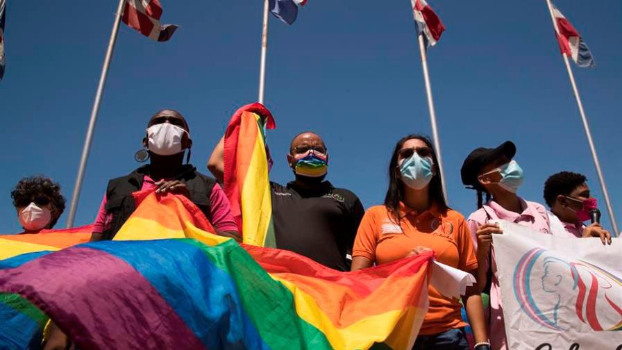 Comunidad LGBTI dominicana exige ante el Congreso rectificar el Código Penal