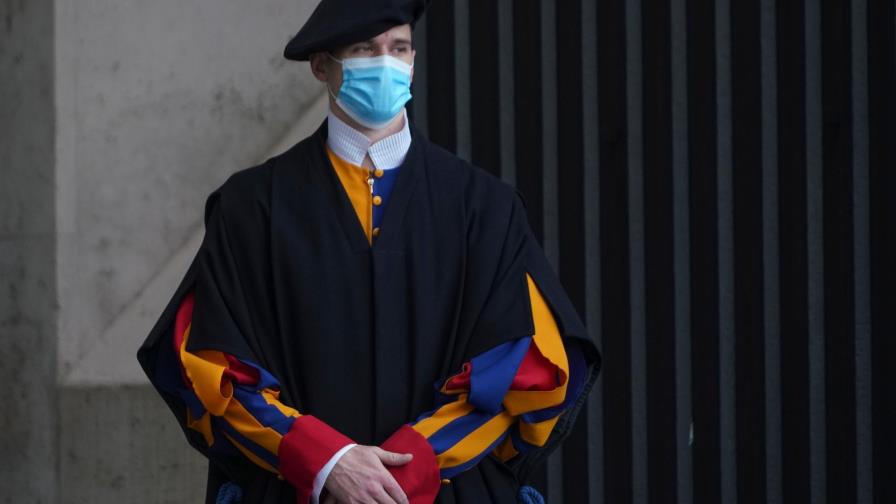 Vaticano: 4 guardias suizos dan positivo a coronavirus
