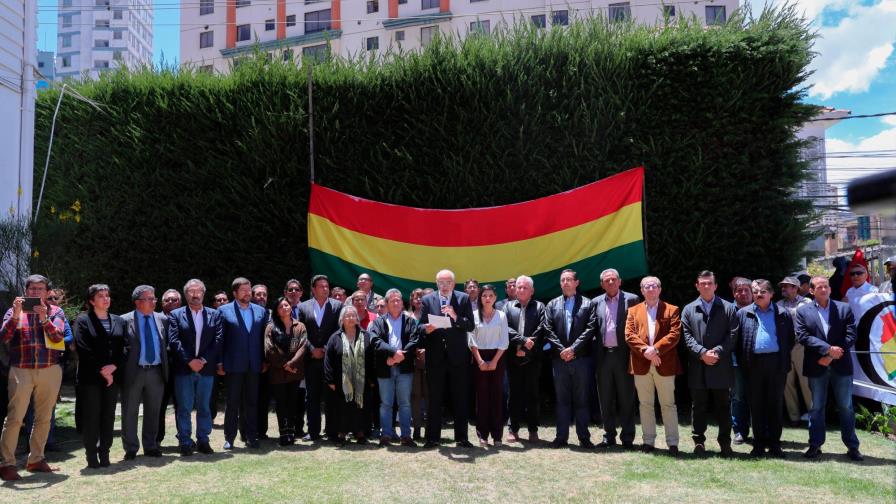 Opositores bolivianos llaman a la movilización pacífica por segunda vuelta