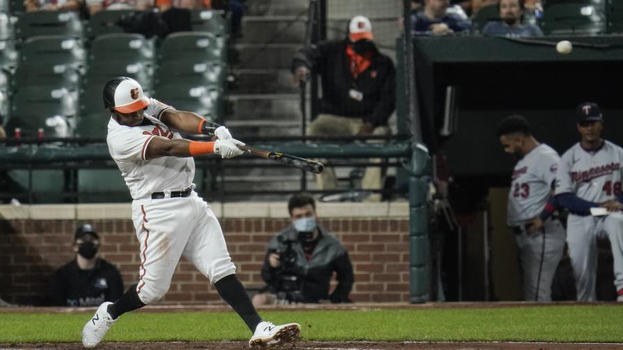 Orioles cortan racha de 14 derrotas; vencen a Mellizos