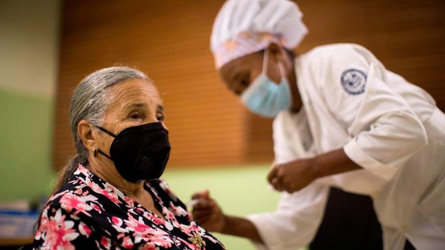 R. Dominicana logra reactivar las vacunaciones en pleno rebrote de covid-19