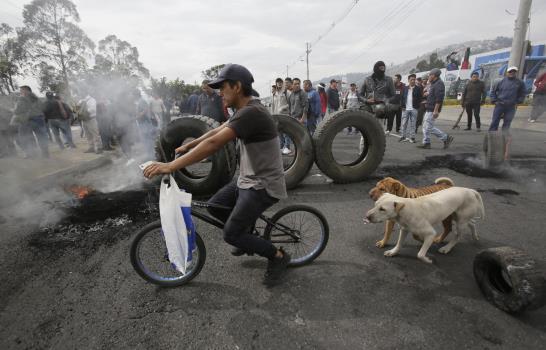 Ecuador declara estado de excepción en medio de protestas
