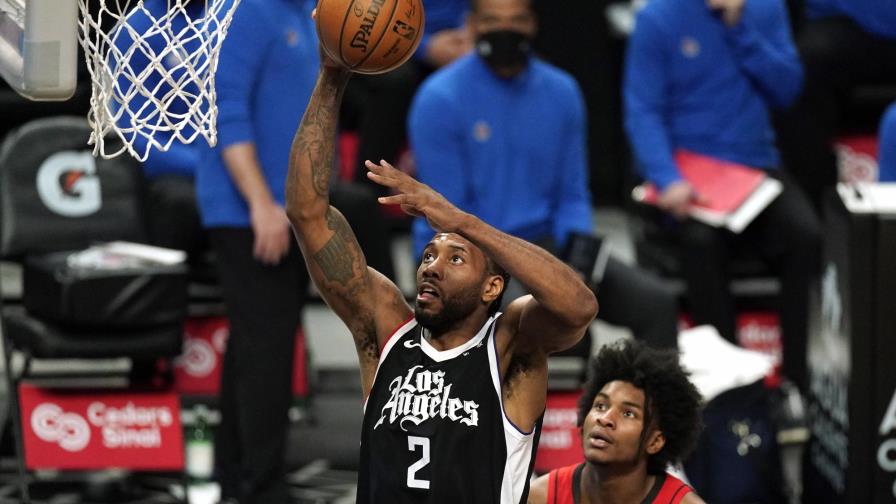 Leonard anota 31 y Clippers amplían racha de triunfos a 4