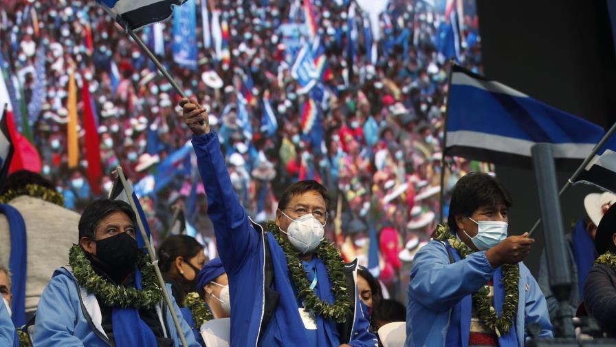 Bolivia cierra frontera con Brasil y retrasa vacunación
