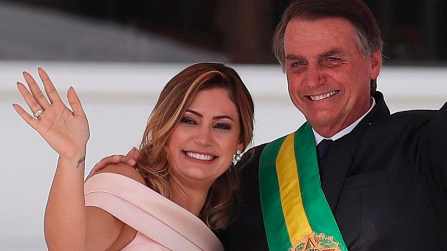 Descubren en cuenta de esposa de Bolsonaro más depósitos de exasesor detenido