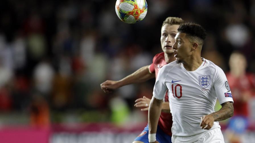 Detienen a 31 hinchas antes del partido R.Checa-Inglaterra