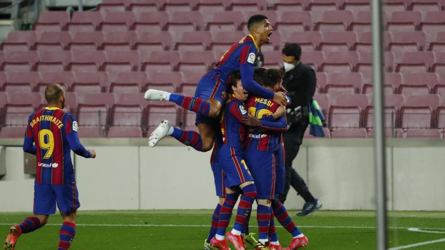 Gol agónico de Dembélé deja al Barcelona a tiro del Atlético