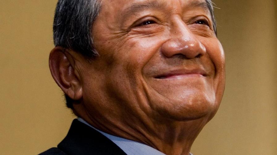 Armando Manzanero, autor de “Somos novios”, muere a 85 años