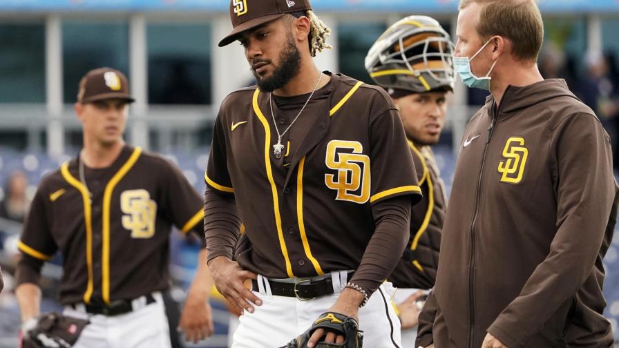 Tatis abandona juego por molestia en un hombro