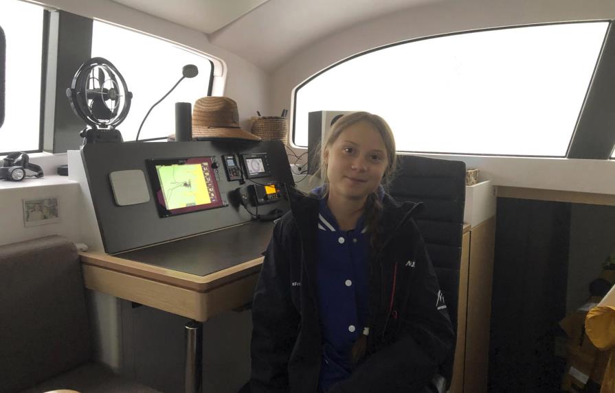 Greta Thunberg cruza Atlántico de vuelta a casa en catamarán