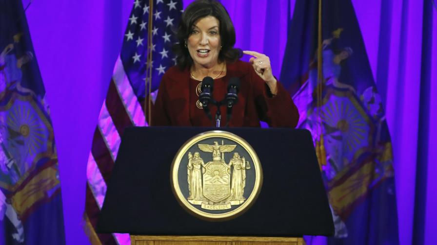 NY tendría la primera mujer gobernadora si se va Cuomo