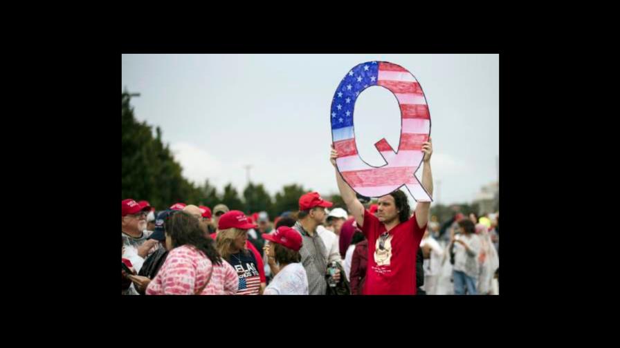 Facebook borra cuentas pro-Trump del movimiento de teorías conspirativas QAnon