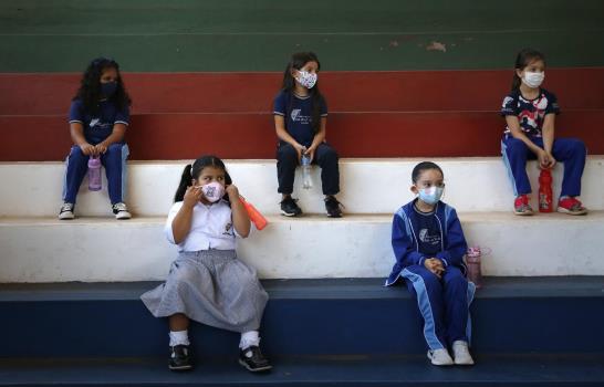 Argentina: vuelta a las escuelas a la espera de más vacunas