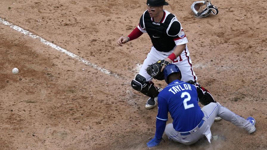 Reales sacan victoria de 4-3 con pifia de Medias Blancas