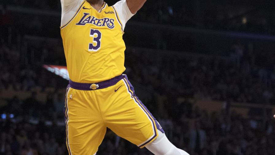 Davis suma 40 puntos y 20 rebotes en triunfo de Lakers